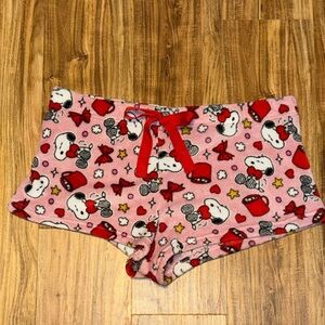 Peanuts women’s 2XL XXL Shorts pajamas lounge Pink soft Fleece Snoopy pink nwot